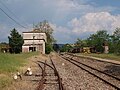 Bahnhof Tirso mit der nicht mehr genutzten Verbindung nach Chilivani (links)