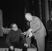 Max Frisch mit Oskar Wälterlin bei den Proben 1958