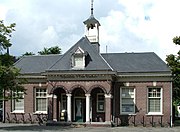 Wijkcentrum 't Oude Raadhuis, 't Hofke 15, rijksmonument