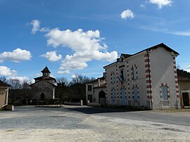 The town hall and church in Saint-Jean-d'Ataux