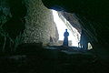 Höhle der Hlg. Sunniva mit Resten der Mikaelskirche