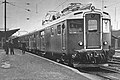 Städteschnellzug der SBB bestehend aus Leichtstahlwagen und einer Gepäck-Lokomotive in Romanshorn, 1940. Im Vordergrund rechts der Übergang für die Gepäckkarren die in der Schweiz als Perronwagen bezeichnet werden.