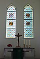 Chorraumfenster und Altar der SELK zu Ebsdorfergrund-Dreihausen