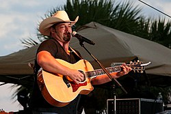 Singer Chris Cagle