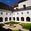 Innenhof Kloster Hall.jpg