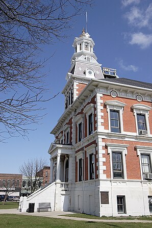 Das McDonough County Courthouse in Macomb, seit 1972 im NRHP gelistet[1]