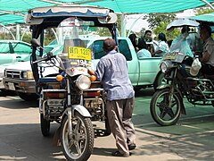 Tuk-tuk ở Nakhon Phanom, Thái Lan, 2010