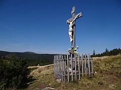 Krzyż pod szczytem