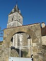 Glockenturm der Kirche