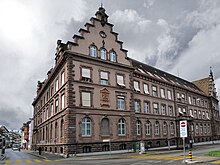 Gewerbemuseum Basel, 1890 wurde mit dem Bau begonnen und 1892 wurde das Gebäude bezogen. Dieses wurde von den Architekten Heinrich Reese und Friedrich Walser geplant