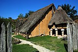 Ανακατασκευασμένη παλαιολιθική κατοικία στο Πάρκο αναψυχής Σαμαρά