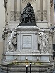 Fountaine Molière-The statue of Molière.