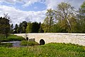 Brug in het park bij het landgoed