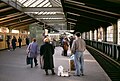 Bahnsteig der U1, der Fahrtzielanzeiger ist 1992 noch immer als Linie 1 beschriftet