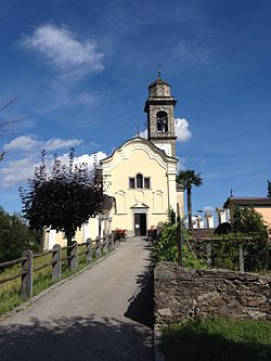 Dorfseitige Fassade der Pfarrkirche