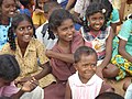 Tamilske jenter i Kalmunai på Sri Lanka. Foto: Sarvodaya, 2005