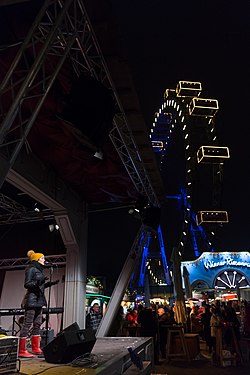 Valentin und Celina Ann (commons), Wintermarkt am Riesenrad­platz 2016 (commons)