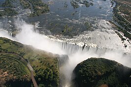 De Victoriawatervallen vormen de grens tussen Zambia en Zimbabwe.