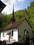 Reformiertes Bergkirchlein mit Glockenstuhl