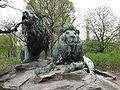 Bronzelöwen I und II im Tierpark