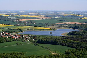 Luftbild der Talsperre Schömbach