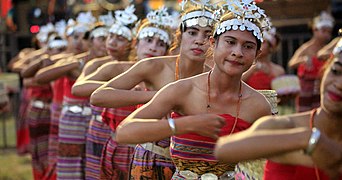 Tebe-Tänzerinnen in Atambua, Westtimor