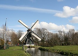 Schoterveense molen met zeilen