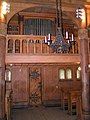 Blick auf die Empore mit der Orgel