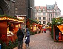 Altstadt Weihnachtsmarkt, links Marktkirche