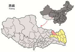 Location of Dêngqên County (red) in Chamdo City (yellow) and the Tibet A.R.