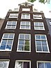 Huis met halsgevel