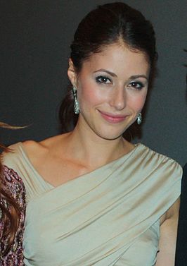 Amanda Crew (2010)