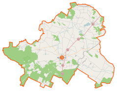 Mapa konturowa powiatu szydłowieckiego, blisko centrum na prawo znajduje się punkt z opisem „Świerczek”