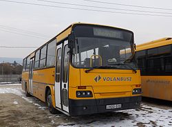 A Volánbusz C56-osa a 830-as buszon