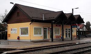 Bahnhofsgebäude in Bürmoos