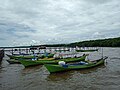 Perahu jolloro' bersandar di Dermaga Sabanga