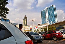 Foto langsung yang menunjukkan keindahan Lippo Village di siang hari.