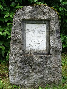 Grabstein von Martin Bider (1812–1878) Arzt, Politiker, Mäzen auf dem Friedhof von Langenbruck, Basel-Land, Schweiz.