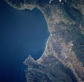 ABD'deki en büyük deniz koruma alanı olan Monterey Körfezi, dünyanın en büyük deniz araştırma kurumları grubuna ev sahipliği yapmaktadır.