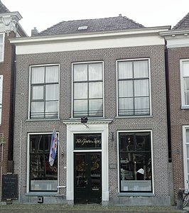 De winkel aan de Kleinzand 32 te Sneek