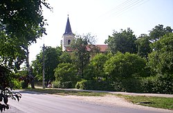 A park és a római katolikus templom