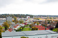 Kilen (Presterødkilen) i Tønsberg. Den nordre delen av naturresservatet sees til høyre midt i bildet, helt inn til trafikk og bebyggelse. Foto: Peter Fiskerstrand, 2011