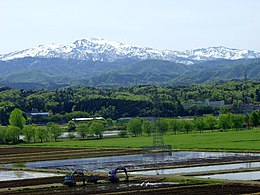 Góra Haku (2702 m) widziana z Komatsu