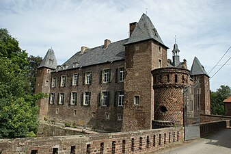 Kasteel Haus Rath (1637; privé bewoond; niet voor publiek toegankelijk)