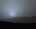 Curiosity'nin Mars'da Gale Kraterinden çektiği 4 ayrı fotoğrafın birleşimi sonucu çıkan gün batımı animasyonu.