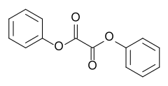 Structuurformule van difenyloxalaat