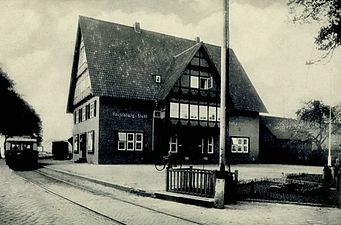 Stadtbahnhof, abfahrbereiter „Molly“.