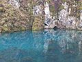 Am Brenztopf mit seinem tiefblau schimmernden Quellwasser kommt der Hohenlohe-Ostalb-Weg in Königsbronn direkt vorbei.