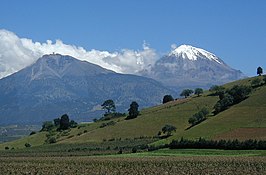 De Sierra Negra (l) en de Piek van Orizaba (r).