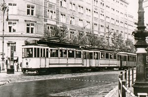 Triebwagen 4311 mit zwei Beiwagen auf der Linie 55E am Knie (Ernst-Reuter-Platz), 1941